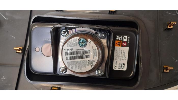 Usados Salpicadero Tesla Model X P100D Precio € 100,00 Norma de margen ofrecido por Poolman autodemontage