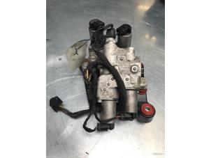 Used Hydraulic valve unit BMW 7 serie (F01/02/03/04) 750i,Li,LiS V8 32V Price € 100,00 Margin scheme offered by Poolman autodemontage