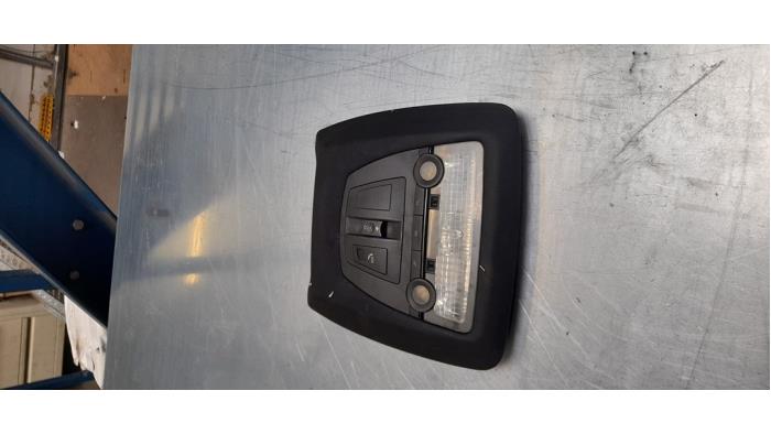 Begagnade Innerbelysning, fram BMW 7 serie (F01/02/03/04) 750i,Li,LiS V8 32V Pris € 75,00 Marginaltabell erbjuds av Poolman autodemontage