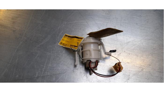 Gebrauchte Kraftstoffpumpe Elektrisch BMW 7 serie (F01/02/03/04) 750i,Li,LiS V8 32V Preis € 75,00 Margenregelung angeboten von Poolman autodemontage