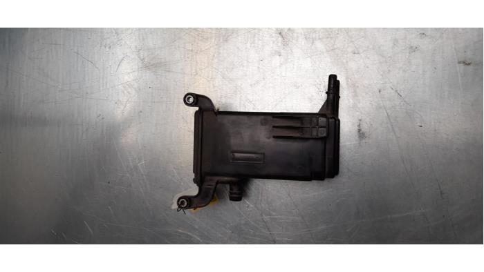 Gebrauchte Kohlenstofffilter BMW 7 serie (F01/02/03/04) 750i,Li,LiS V8 32V Preis € 30,00 Margenregelung angeboten von Poolman autodemontage