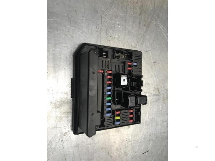 Fuse box Nissan Qashqai 2.0 16V 4x4 284B7BB00D