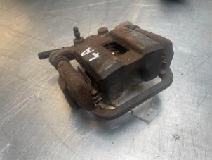 Used Rear brake calliper, left Nissan Qashqai (J10) 2.0 16V 4x4 Price € 40,00 Margin scheme offered by Poolman autodemontage