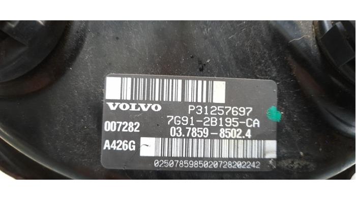 Brake servo from a Volvo V70 (BW) 2.4 D 20V 2009