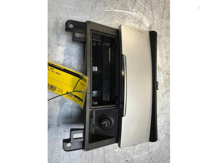 Begagnade Askkopp, fram Audi Q7 (4LB) 4.2 TDI V8 32V Tiptronic Pris € 20,00 Marginaltabell erbjuds av Poolman autodemontage