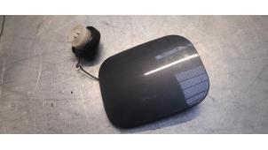 Used Tank cap cover Toyota RAV4 (A3) 2.2 D-CAT 16V 4x4 Price € 40,00 Margin scheme offered by Poolman autodemontage