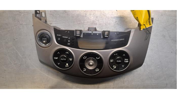 Panel de control de calefacción de un Toyota RAV4 (A3) 2.2 D-CAT 16V 4x4 2008