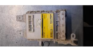Używane Skrzynka bezpieczników Toyota RAV4 (A3) 2.2 D-CAT 16V 4x4 Cena € 30,00 Procedura marży oferowane przez Poolman autodemontage