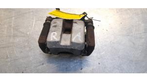 Used Rear brake calliper, right Toyota RAV4 (A3) 2.2 D-CAT 16V 4x4 Price € 30,00 Margin scheme offered by Poolman autodemontage
