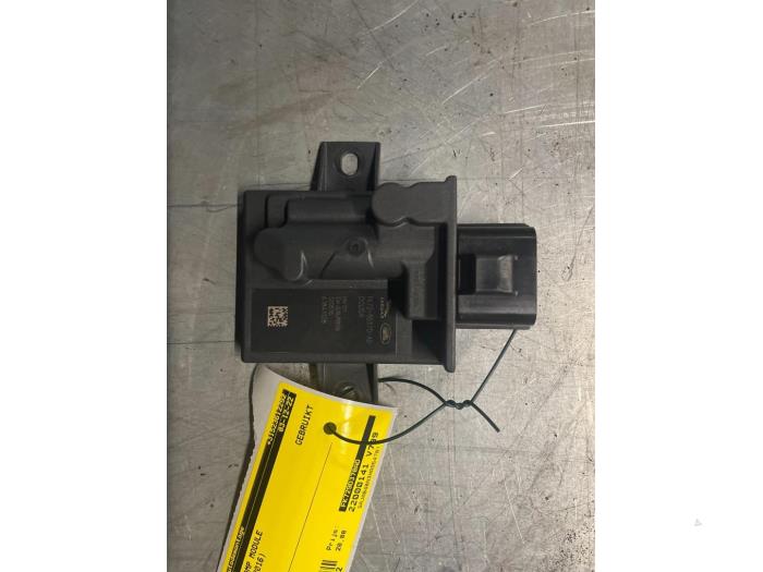 Usagé Module pompe carburant Jaguar XE 2.0d 180 16V Prix € 20,00 Règlement à la marge proposé par Poolman autodemontage