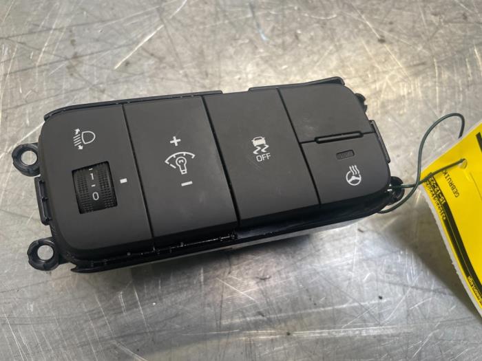 Używane Przelacznik Hyundai i10 (B5) 1.0 12V Cena € 50,00 Procedura marży oferowane przez Poolman autodemontage