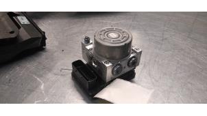 ABS Pumpe van een BMW 1 serie (F20) 118i 1.5 TwinPower 12V 2018