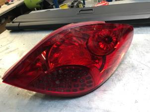 Used Taillight, right Peugeot 207/207+ (WA/WC/WM) 1.4 16V VTi Price € 30,00 Margin scheme offered by Poolman autodemontage