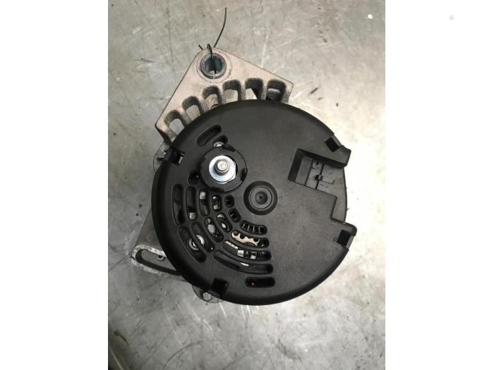 Dynamo from a Renault Clio II (BB/CB) 1.2 2001