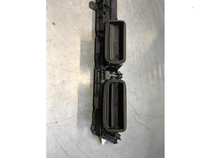 Dashboard vent from a Audi A7 Sportback (4KA) 3.0 V6 24V 50 TDI Mild Hybrid Quattro 2019