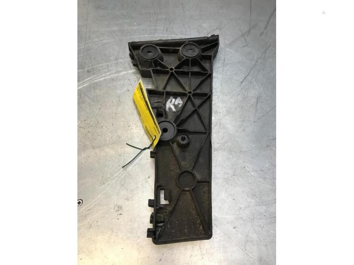 Bumper corner bracket
