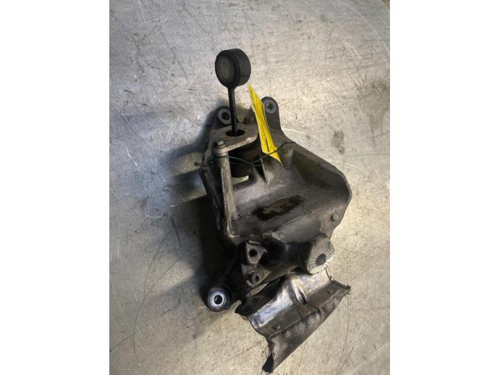 Usagé Support moteur Audi A7 Sportback (4KA) 3.0 V6 24V 50 TDI Mild Hybrid Quattro Prix € 20,00 Règlement à la marge proposé par Poolman autodemontage
