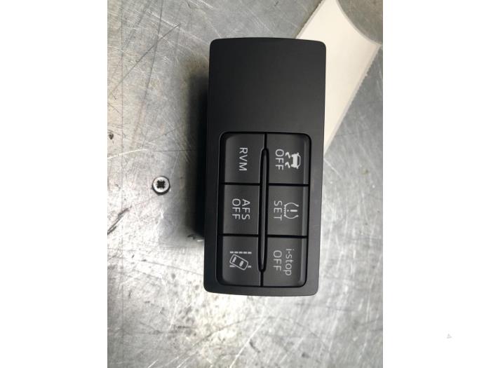 Usados Interruptor ESP Mazda 6 (GJ/GH/GL) 2.2 SkyActiv-D 175 16V Precio € 30,00 Norma de margen ofrecido por Poolman autodemontage