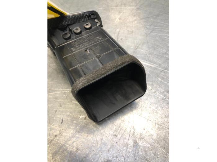 Dashboard vent from a Mazda 6 (GJ/GH/GL) 2.2 SkyActiv-D 175 16V 2014