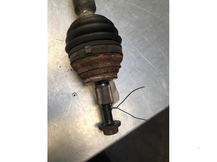 Front drive shaft, right from a Volkswagen Golf VI (5K1) 1.6 2010