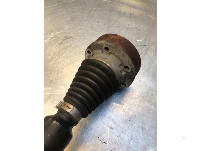 Front drive shaft, right from a Volkswagen Golf VI (5K1) 1.6 2010