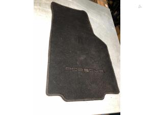 Używane Czujnik fotela Porsche Boxster (986) 3.2 S 24V Cena € 30,00 Procedura marży oferowane przez Poolman autodemontage