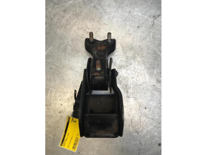 Used Engine mount Suzuki Kizashi (FRE/FRF) 2.4 16V 4x4 Price € 40,00 Margin scheme offered by Poolman autodemontage