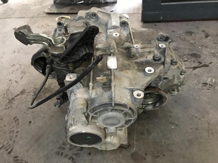 Gearbox from a Volkswagen Sharan (7N) 1.4 TSI 16V 2012