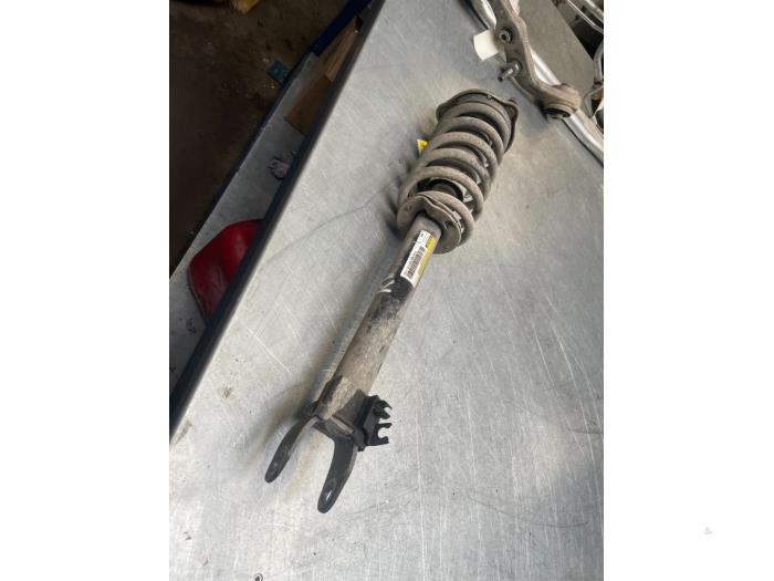 Front shock absorber rod, right from a Mercedes-Benz C (W205) C-220 2.2 CDI BlueTEC, C-220 d 16V 2018