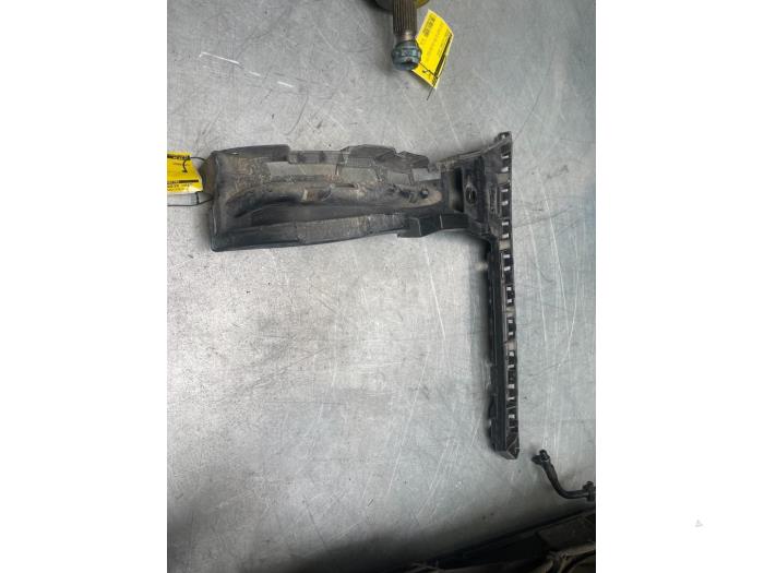 Rear bumper bracket, left from a Mercedes-Benz C (W205) C-220 2.2 CDI BlueTEC, C-220 d 16V 2018