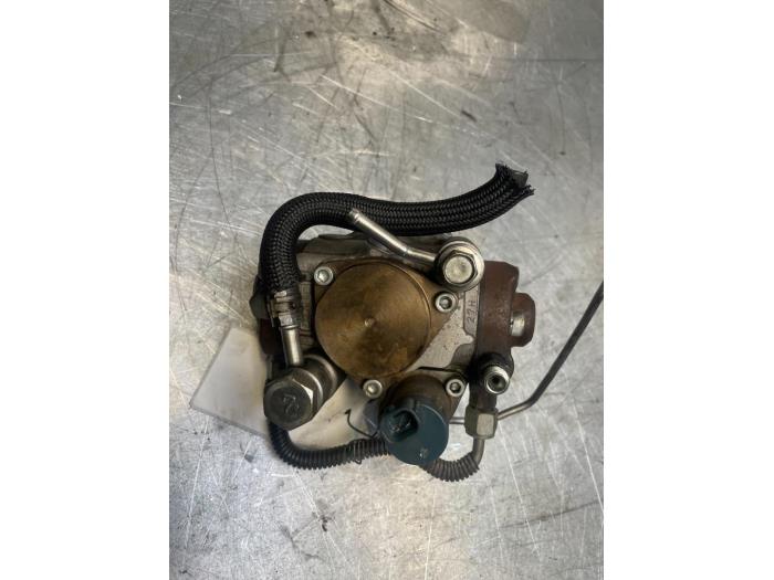 Mechanical fuel pump from a Mazda 6 (GJ/GH/GL) 2.2 SkyActiv-D 175 16V 2014