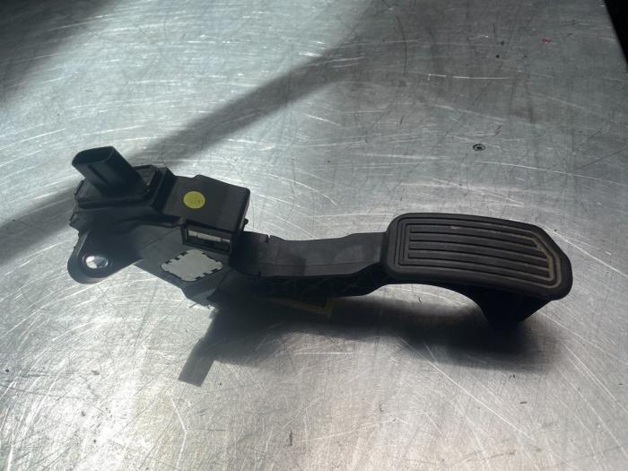 Throttle pedal position sensor Lexus NX I 300h 2.5 16V 4x4