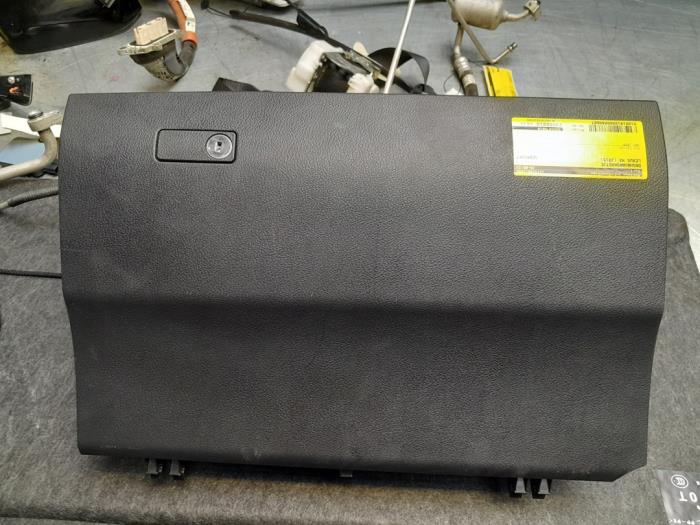 Gebrauchte Handschuhfach Lexus NX I (Z1) 300h 2.5 16V 4x4 Preis € 60,50 Mit Mehrwertsteuer angeboten von Poolman autodemontage