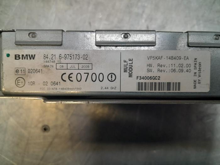 Radioverstärker van een BMW 5 serie (E60) 525d 24V 2005
