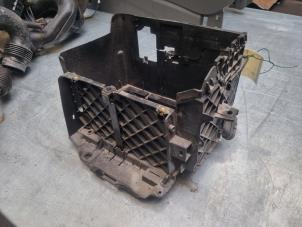 Used Battery box Renault Trafic (1FL/2FL/3FL/4FL) 1.6 dCi 90 Price € 30,25 Inclusive VAT offered by Poolman autodemontage