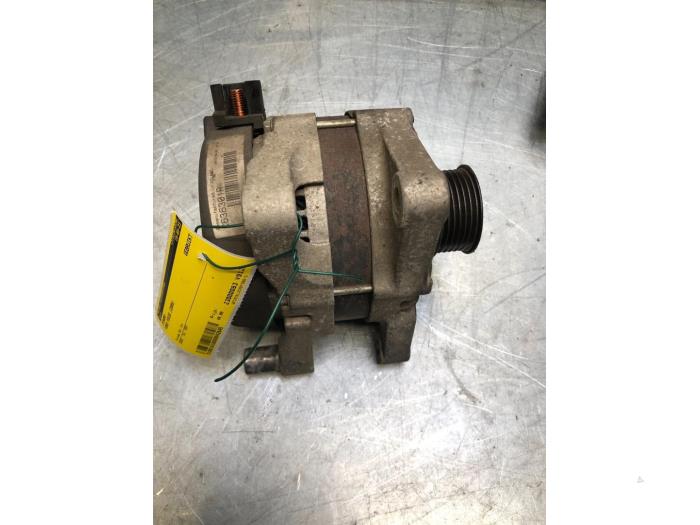 Usagé Dynamo Ford Focus 2 C+C 2.0 TDCi 16V Prix € 40,00 Règlement à la marge proposé par Poolman autodemontage