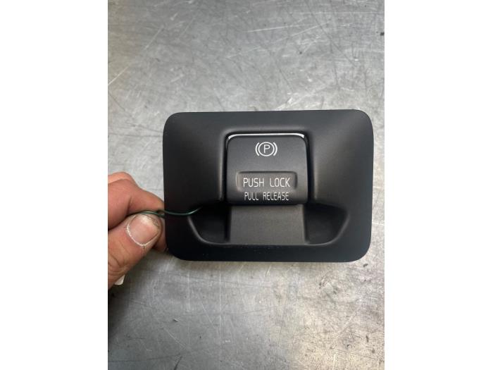 Gebrauchte Handbremse Schalter Volvo V60 I (FW/GW) 2.4 D6 20V Plug-in Hybrid AWD Preis € 20,00 Margenregelung angeboten von Poolman autodemontage