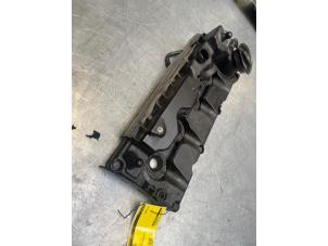 Ventildeckel van een Audi Q5 (8RB) 2.0 TDI 16V Quattro 2015