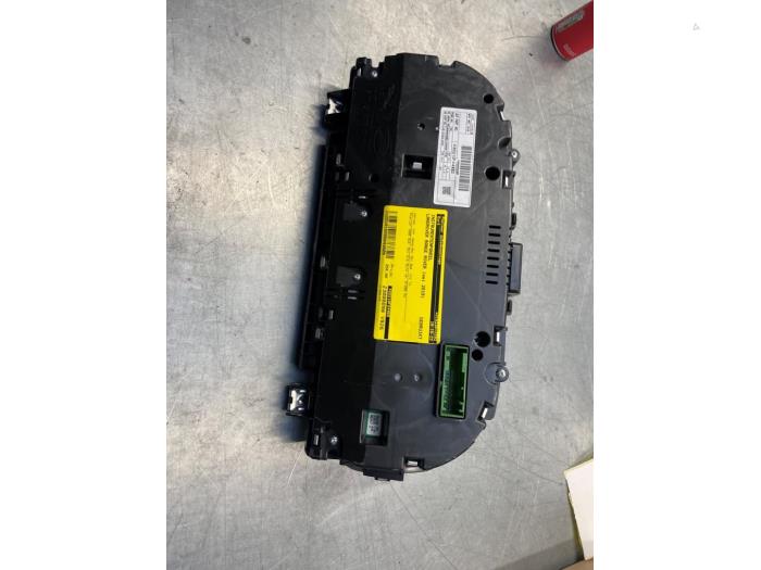 Instrument panel from a Land Rover Range Rover Evoque (LVJ/LVS) 2.0 D 180 16V Coupe 2019