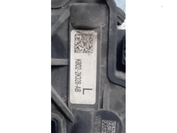 Rear brake calliper, left from a Land Rover Range Rover Evoque (LVJ/LVS) 2.0 D 180 16V Coupe 2019