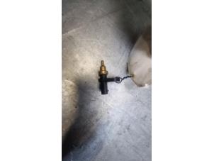 Engine temperature sensor from a Audi S4 Avant (B9) 3.0 TFSI V6 24V 2018