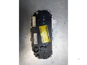 Used Instrument panel Nissan Qashqai (J10) 2.0 16V 4x4 Price € 75,00 Margin scheme offered by Poolman autodemontage