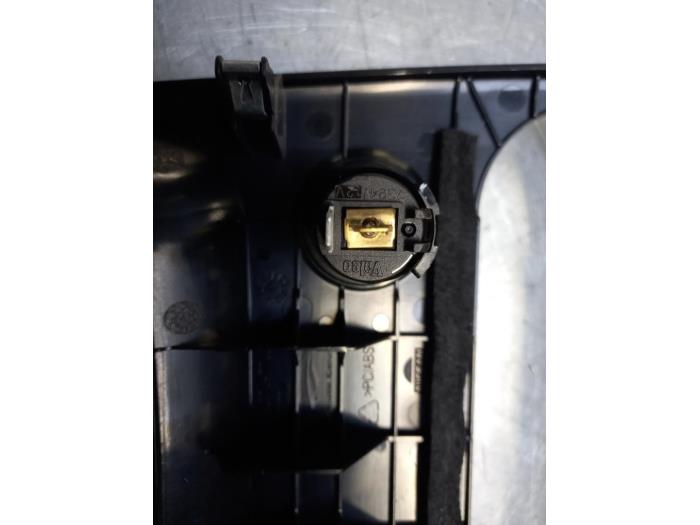 Dashboard vent from a Nissan Qashqai (J10) 2.0 16V 4x4 2008