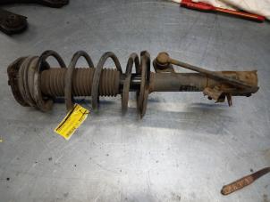 Used Front shock absorber rod, right Nissan Qashqai (J10) 2.0 16V 4x4 Price € 50,00 Margin scheme offered by Poolman autodemontage