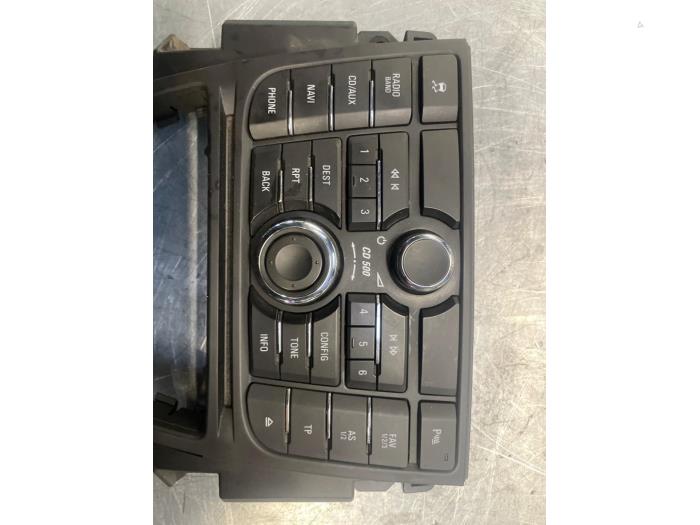 Panel de control de radio de un Opel Astra J (PC6/PD6/PE6/PF6) 1.4 Turbo 16V 2011