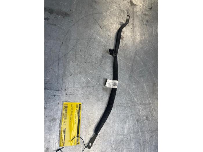 Używane Kabel (rózne) Tesla Model 3 Standard RWD Plus 60 kWh Cena € 20,00 Procedura marży oferowane przez Poolman autodemontage