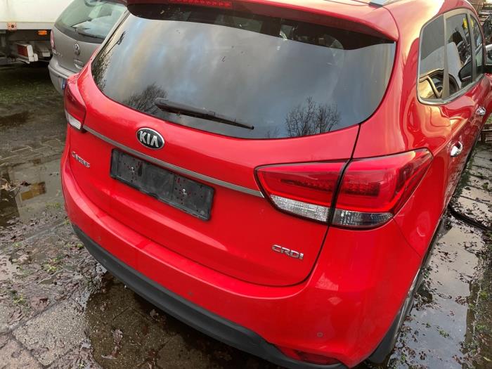 Tailgate from a Kia Carens IV (RP) 1.7 CRDi 16V 2014