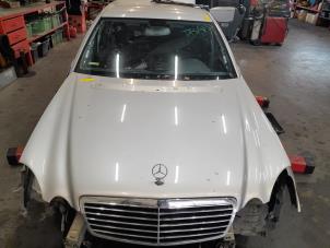 Used Bonnet Mercedes E (W211) 2.7 E-270 CDI 20V Price € 75,00 Margin scheme offered by Poolman autodemontage