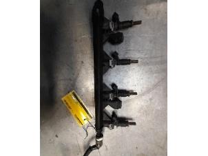 Used Injector (petrol injection) Peugeot 207/207+ (WA/WC/WM) 1.6 16V VTi Price € 40,00 Margin scheme offered by Poolman autodemontage