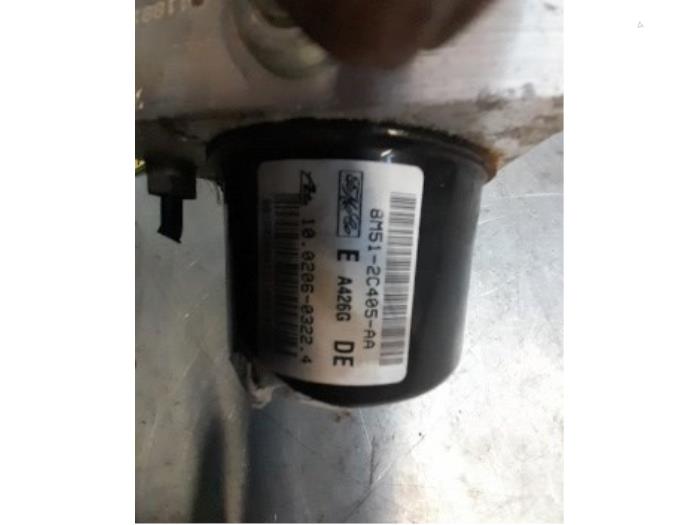 ABS pump from a Ford Focus 2 Wagon 1.6 16V 2008